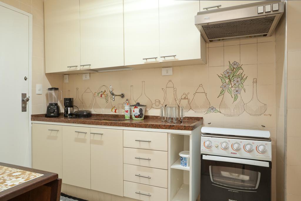 Apartamento Completo Na Praia De Copacabana 02 Quartos Com Vista Lateral Mar Em Andar Alto, Ar, Wifi , Netflix, Pauloangerami Rmvc18 Rio de Janeiro Exterior foto